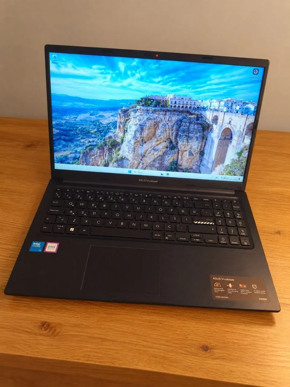 Ноутбук Asus Vivobook Go 15 с SSD 512 ГБ 1