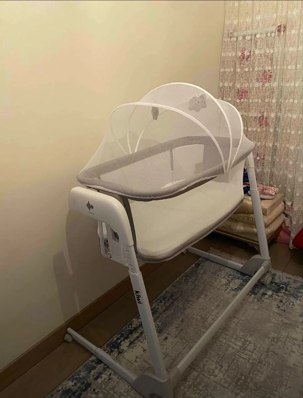 Детская кроватка с функцией укачивания 2