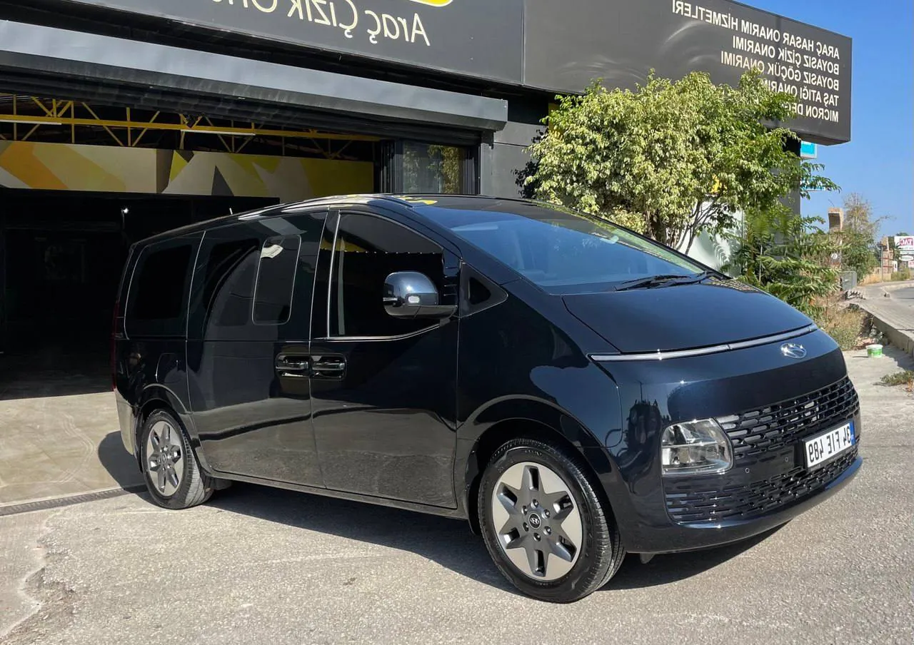 Hyundai Staria 2022 года, дизель автомат 4