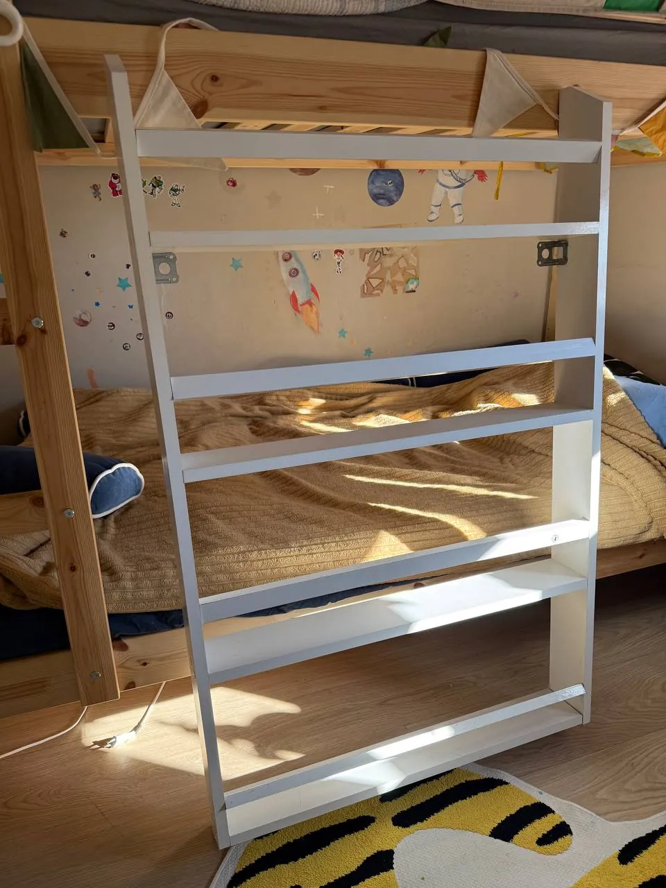 Складной стол, диван и детская полка IKEA 1
