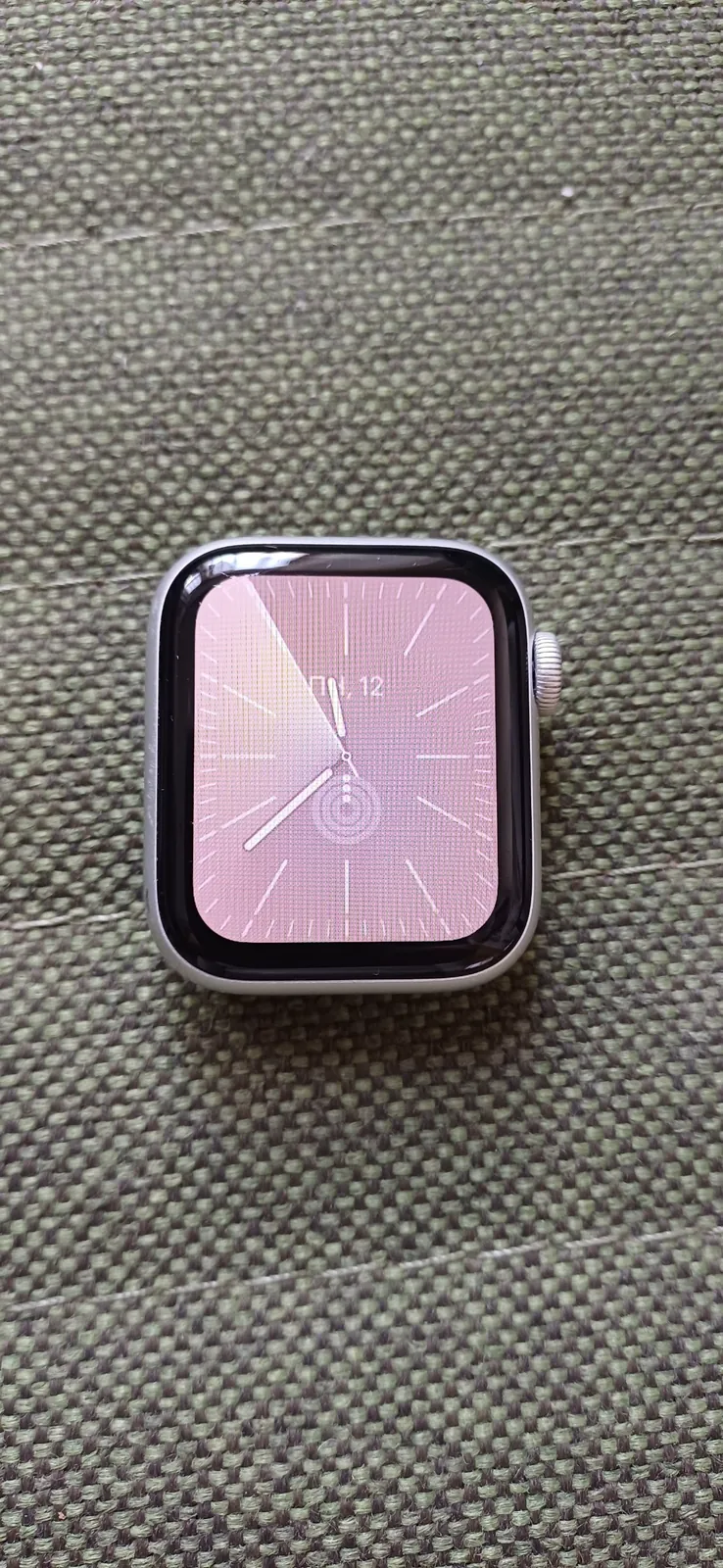 Apple Watch SE 2 GPS 40 мм серебристый 1
