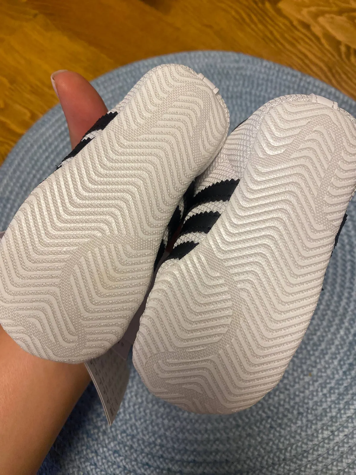 Детские кроссовки Adidas Superstar размер 19 в Кестеле 3