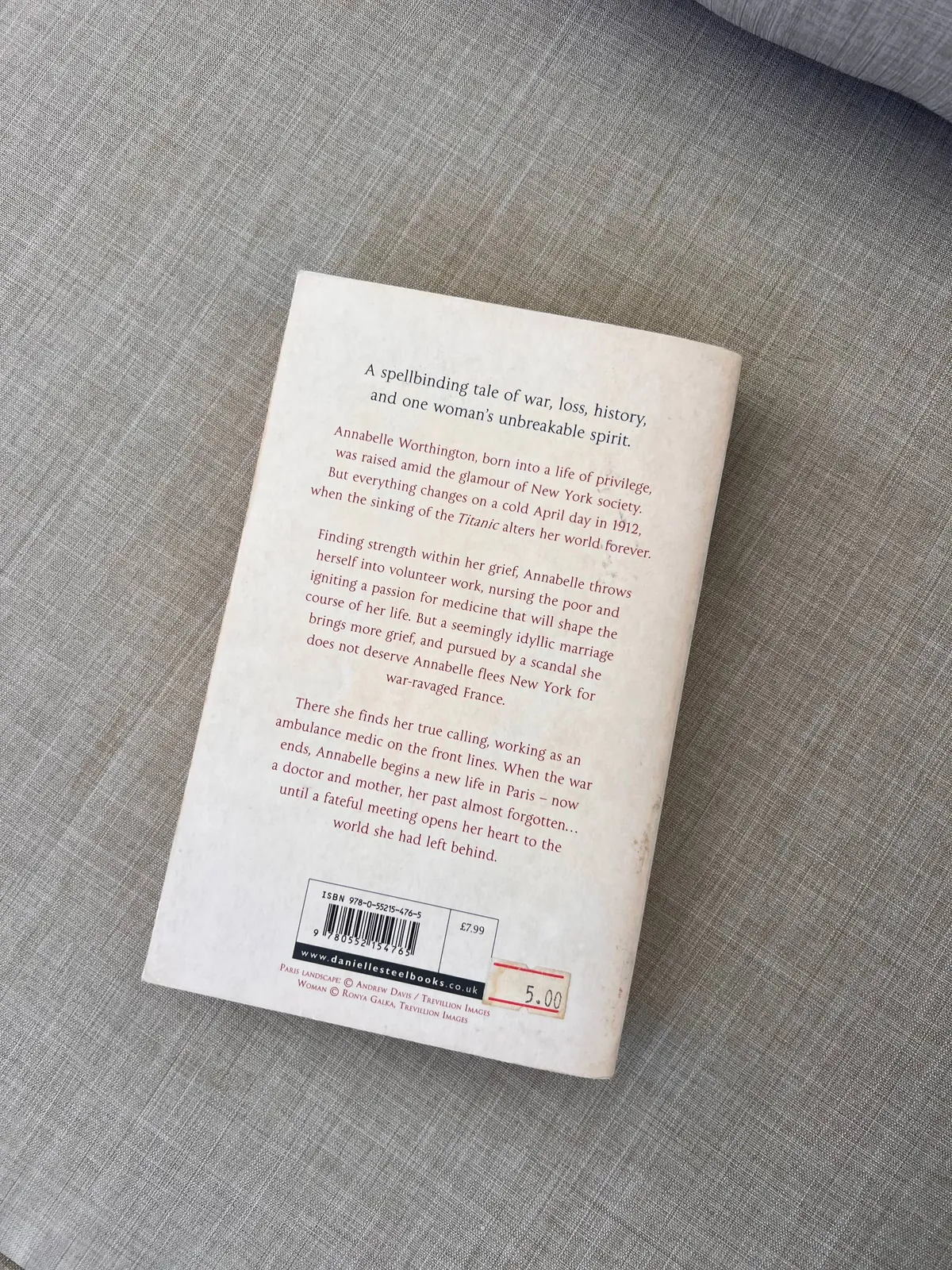 Сумка, рубашки, штаны и книга 8