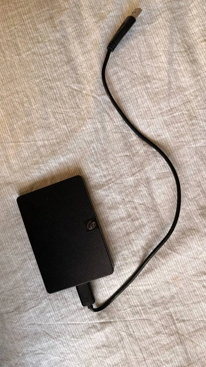 Внешний жёсткий диск Seagate 2TB 1