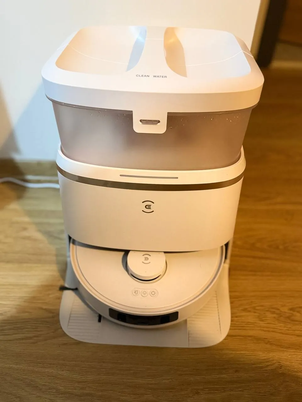 Робот-пылесос Ecovacs Deebot T30 почти новый 1