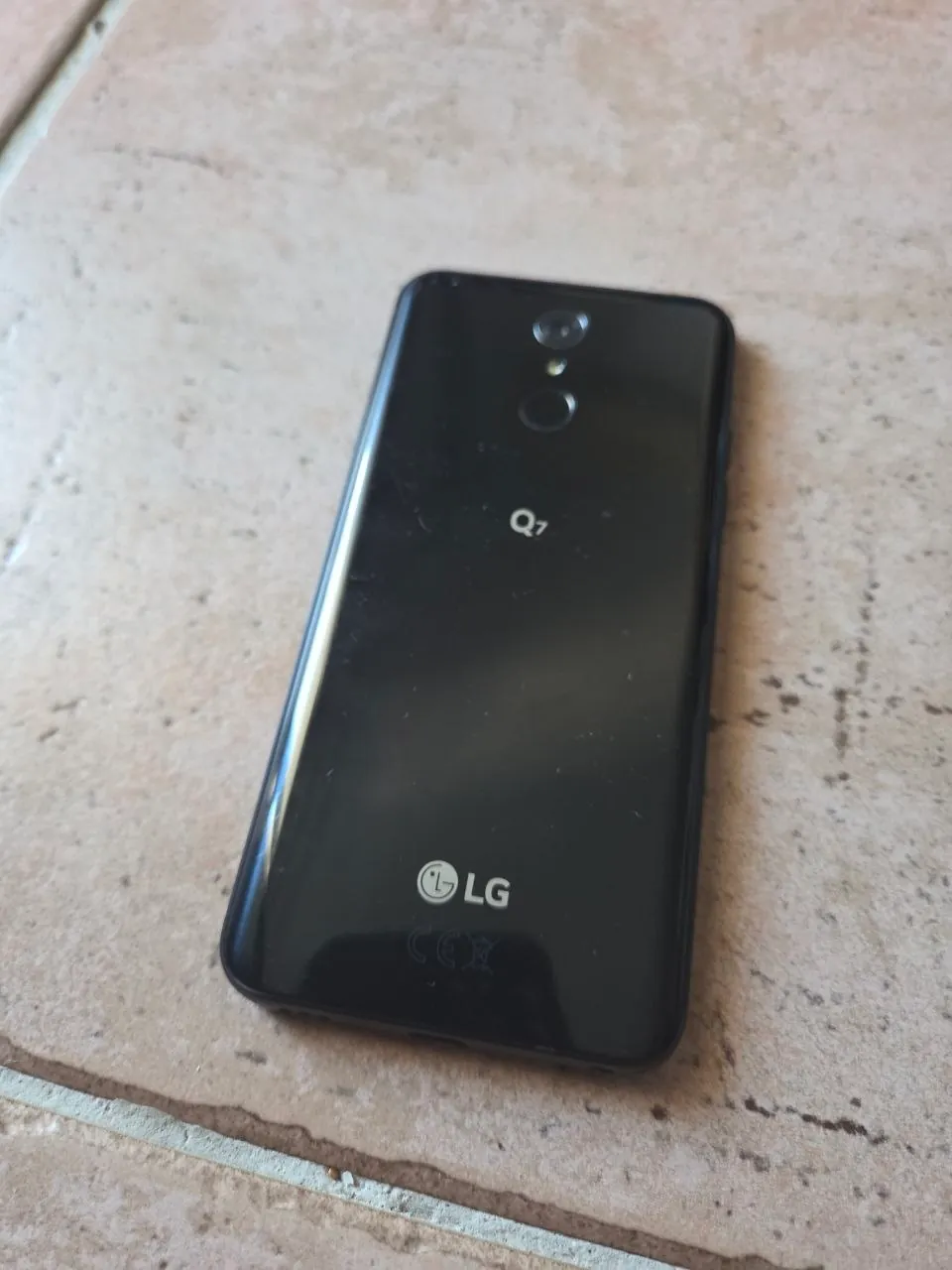 Смартфон LG Q7 в отличном состоянии 2
