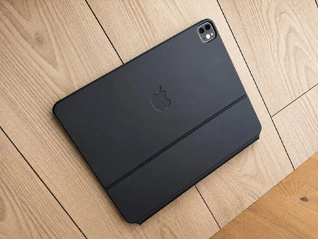 IPad Pro 12.9 M2 256 ГБ с клавиатурой Apple 3