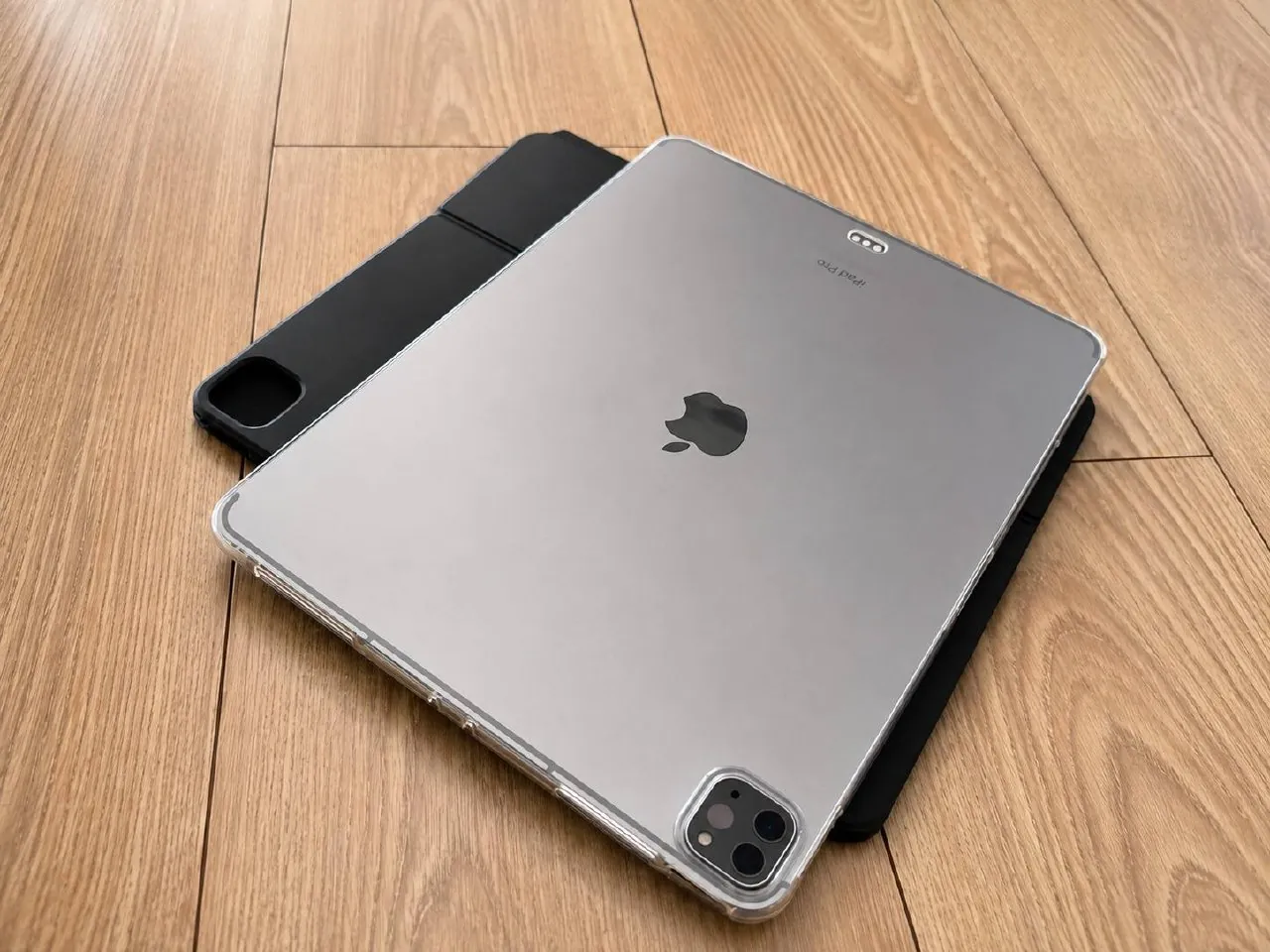 IPad Pro 12.9 M2 256 ГБ с клавиатурой Apple 4