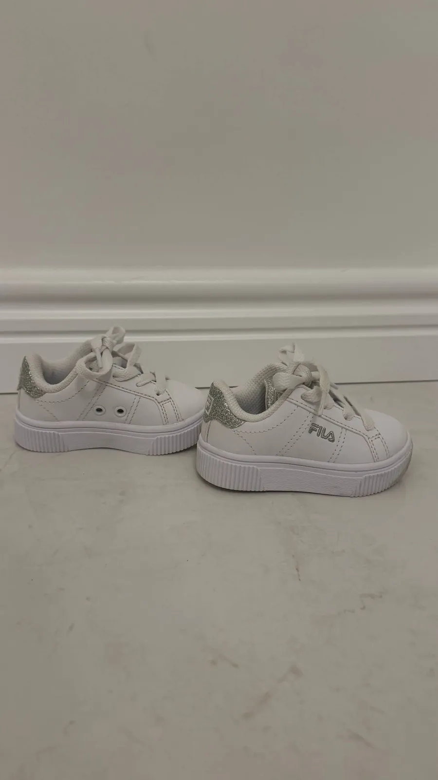 Детские кроссовки Nike и FILA 5