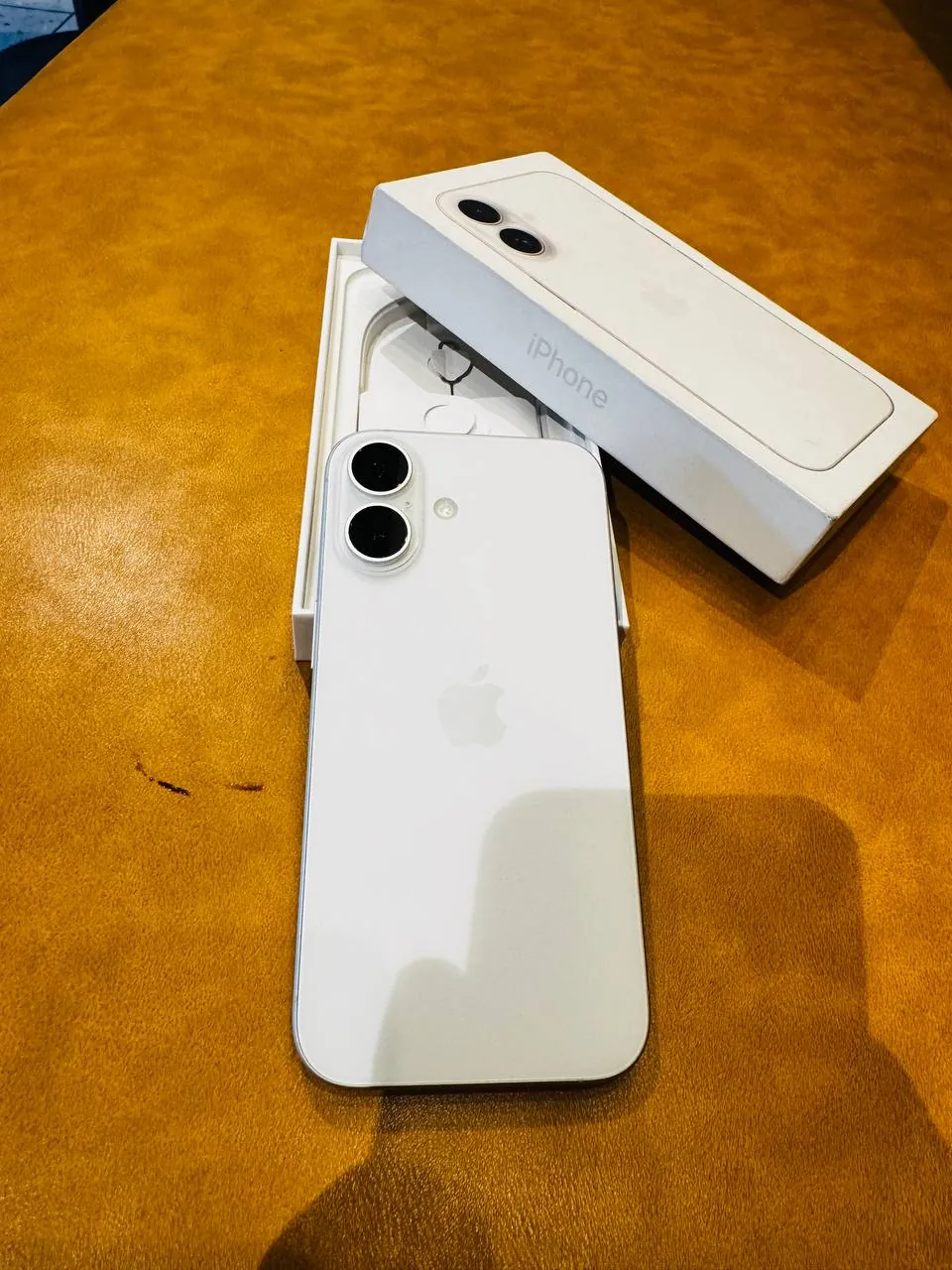 IPhone 16 TR версия с гарантией, батарея 89% 1