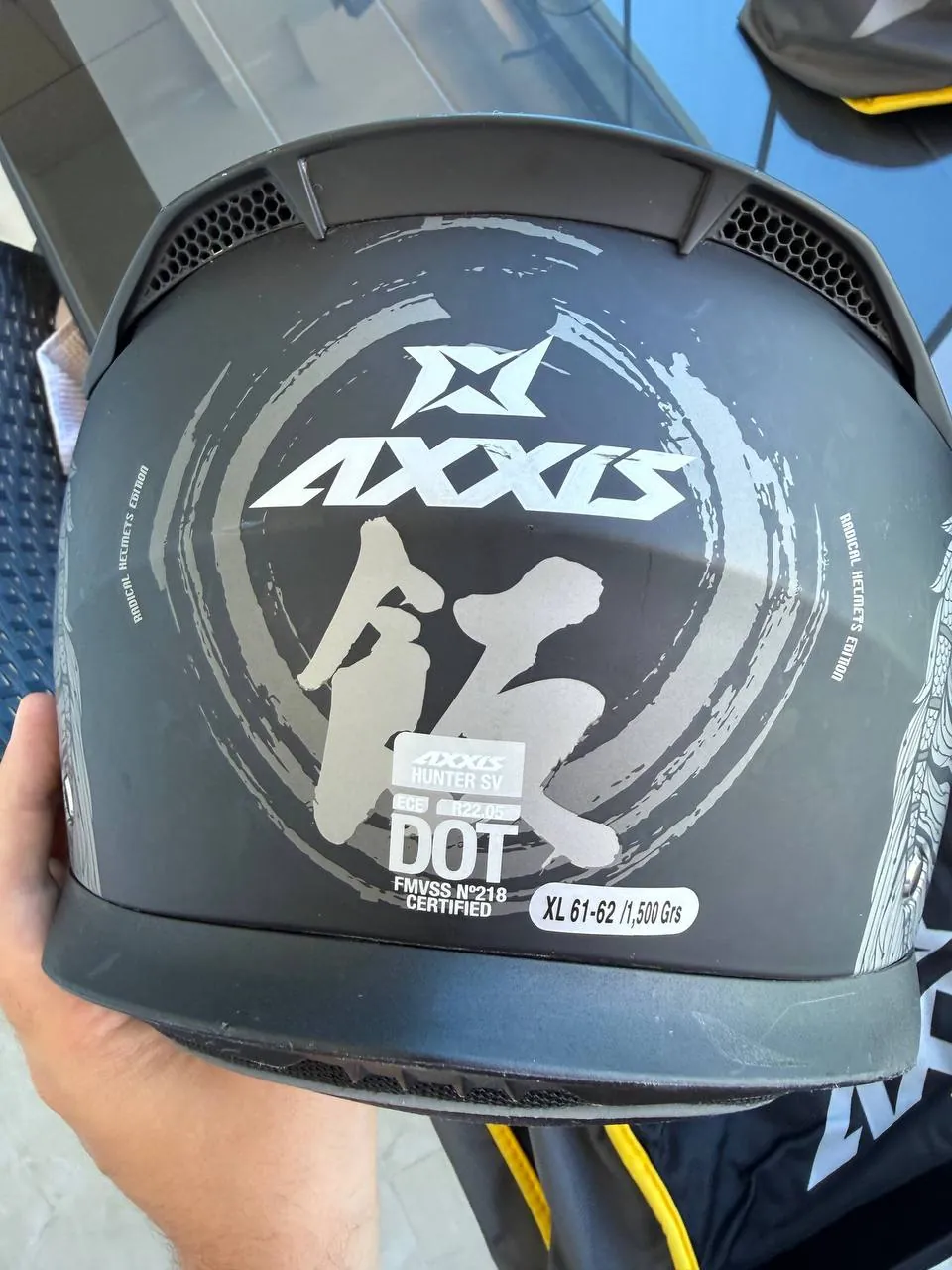 Два мотошлема Axxis Hunter SV с перчатками 6