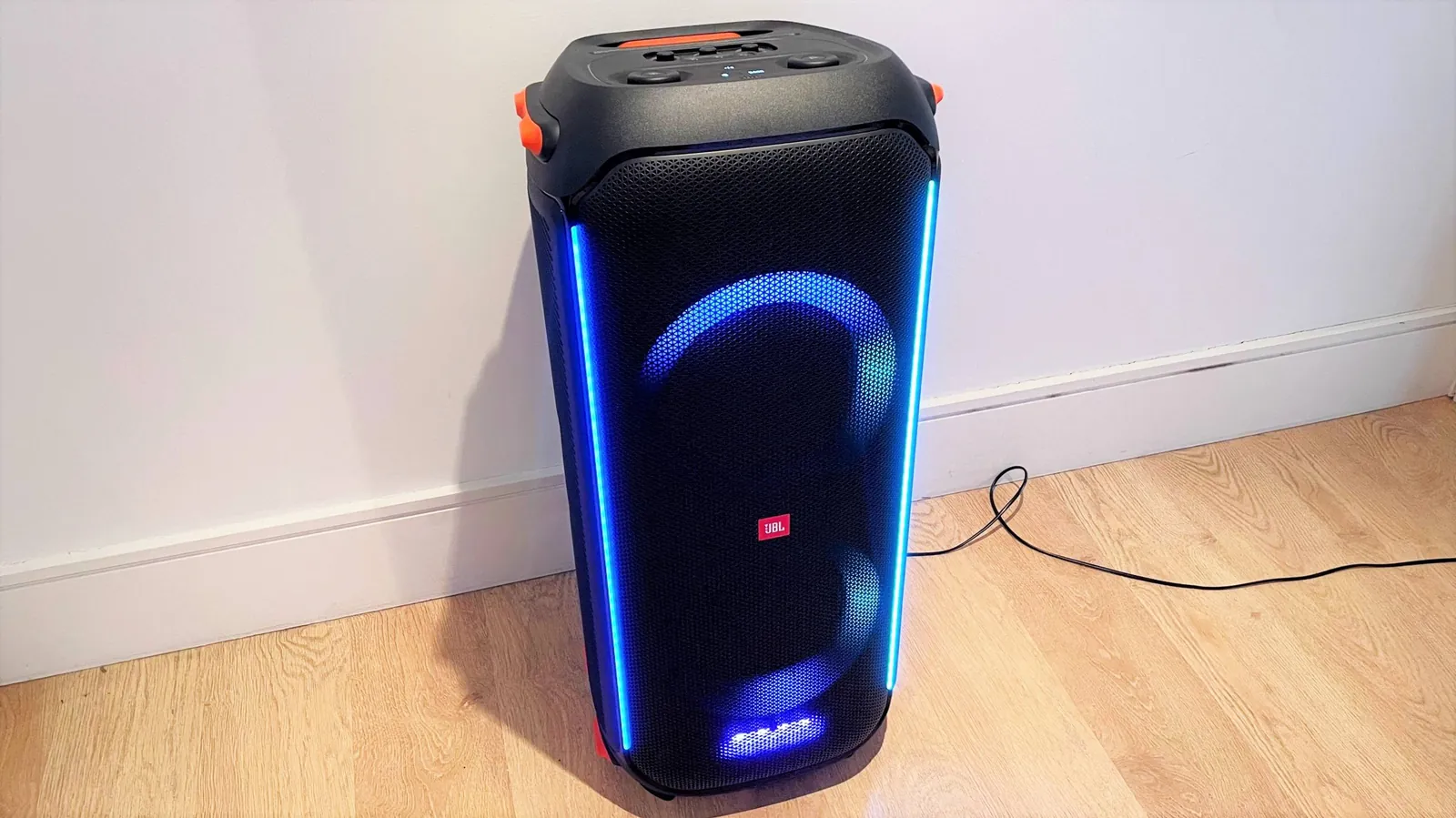 Колонка JBL Partybox 710 в Стамбуле 1