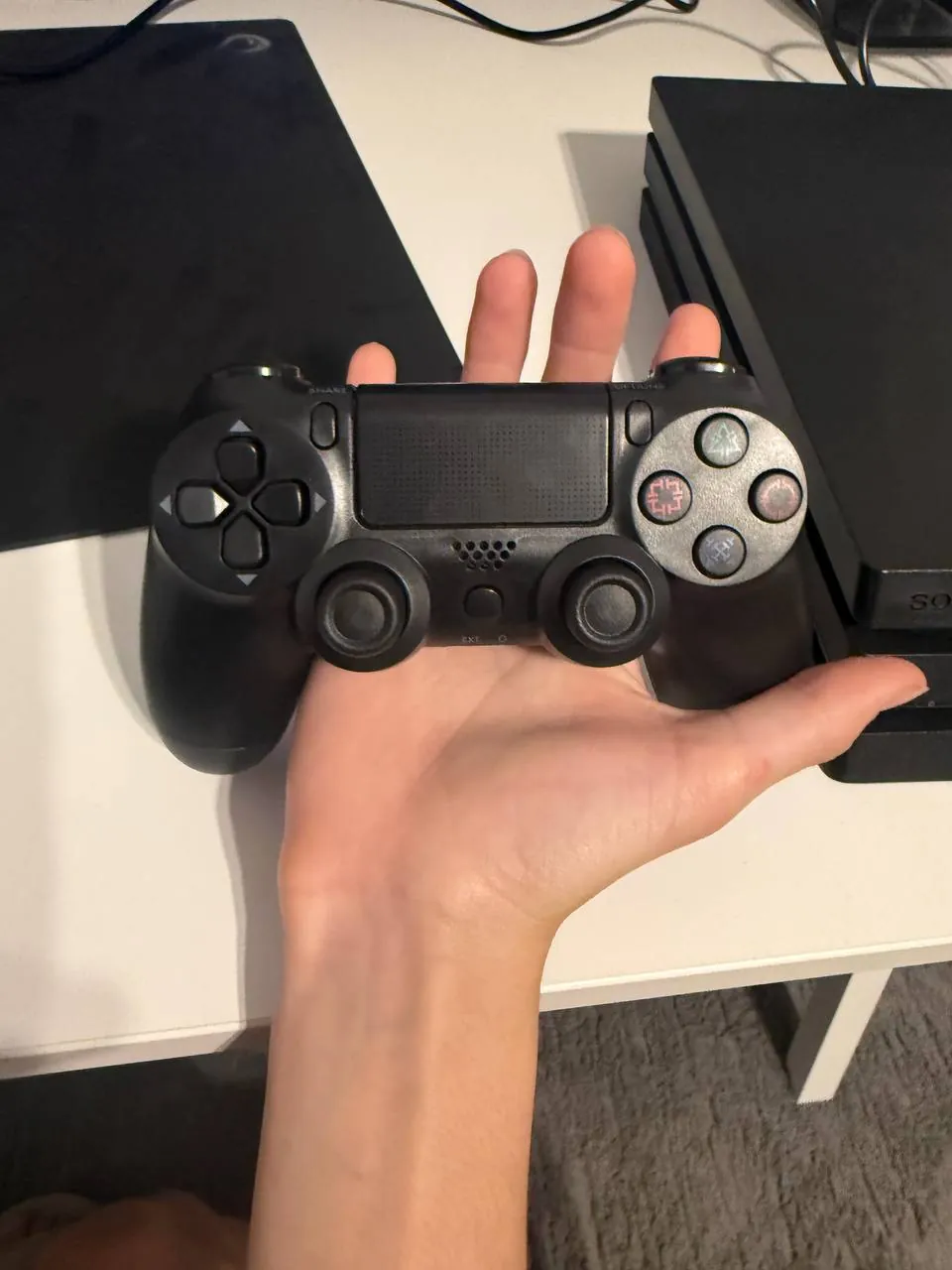 PlayStation 4 Pro 500 ГБ с игрой FIFA 25 3