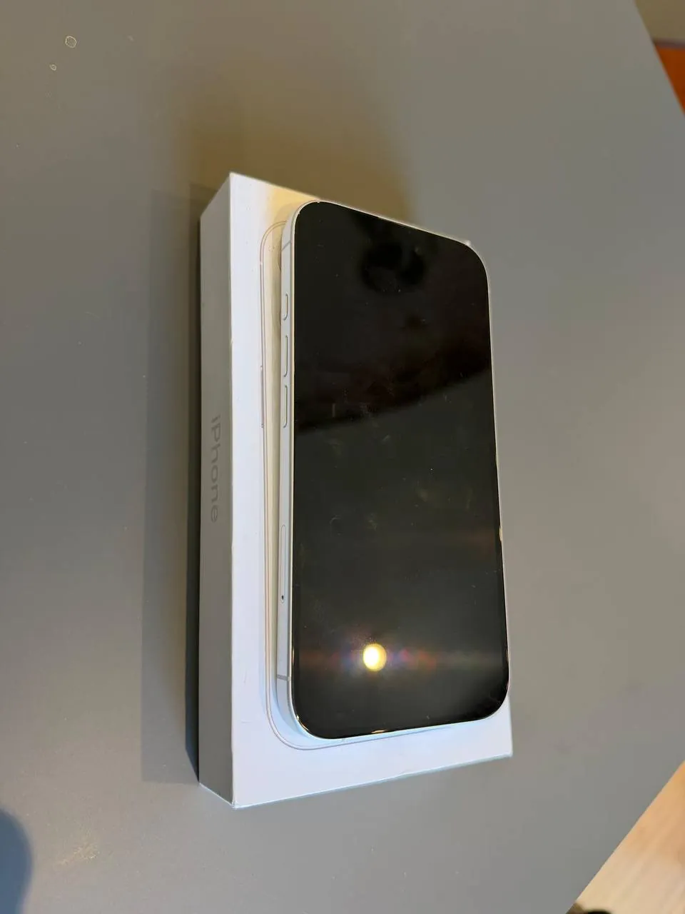 IPhone 16 128 ГБ белого цвета 2