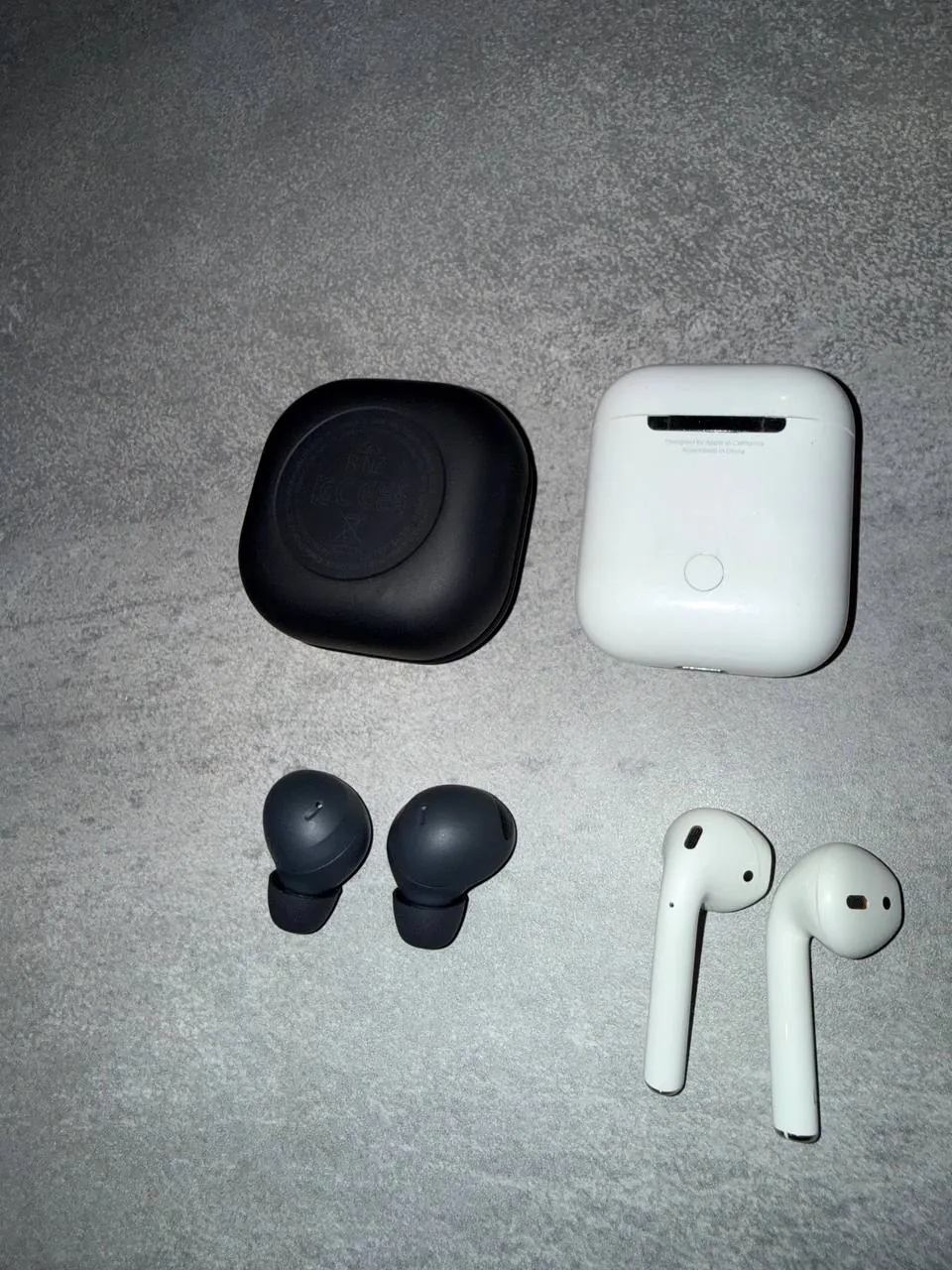 Наушники AirPods 2 и Samsung Buds2 Pro 4