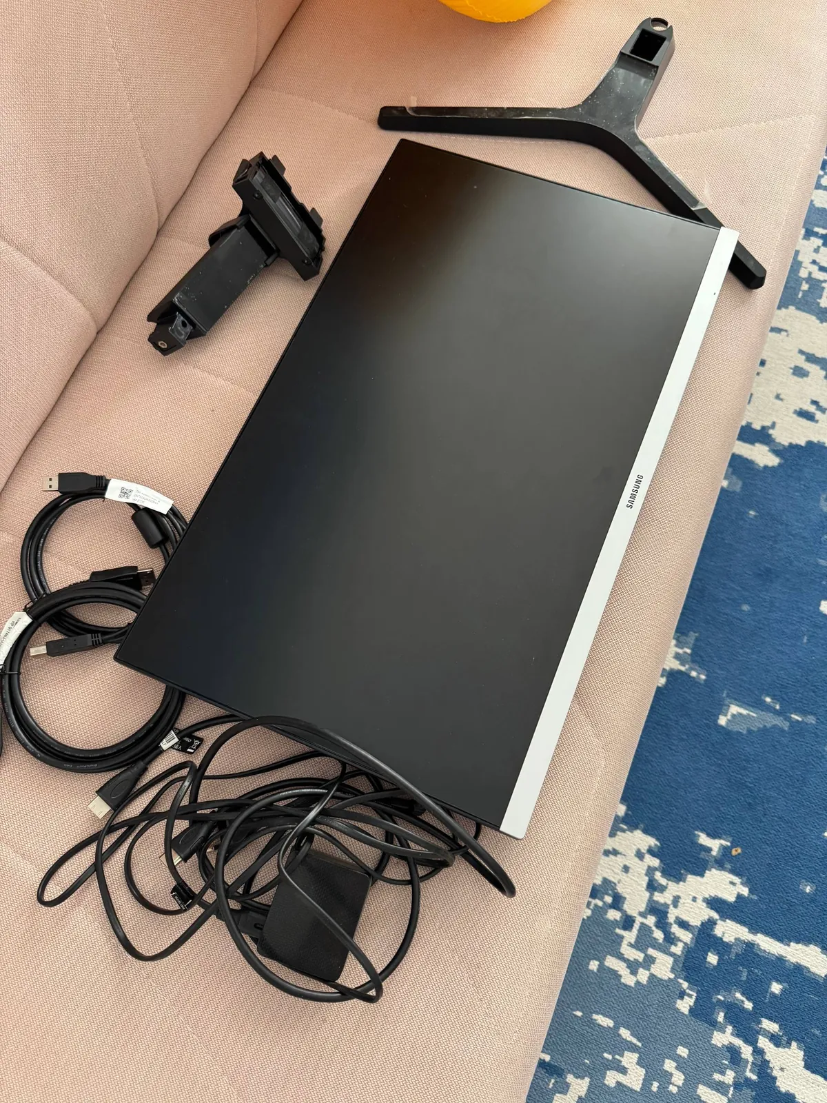 Монитор Samsung 24 дюйма Full HD IPS 3