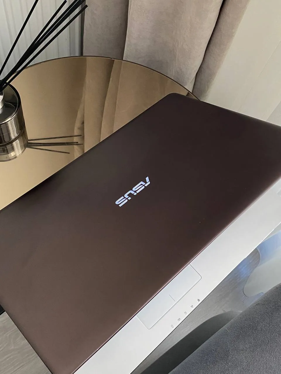 Ноутбук Asus 17.3 дюйма, Intel i5, 8/500 ГБ SSD 4