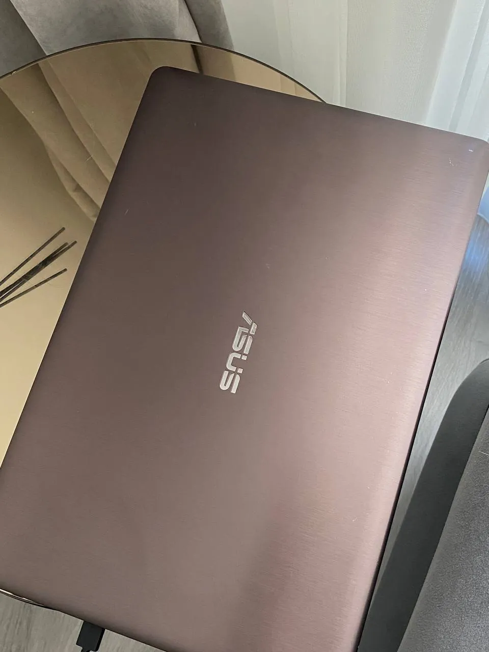Ноутбук Asus 17.3 дюйма, Intel i5, 8/500 ГБ SSD 3