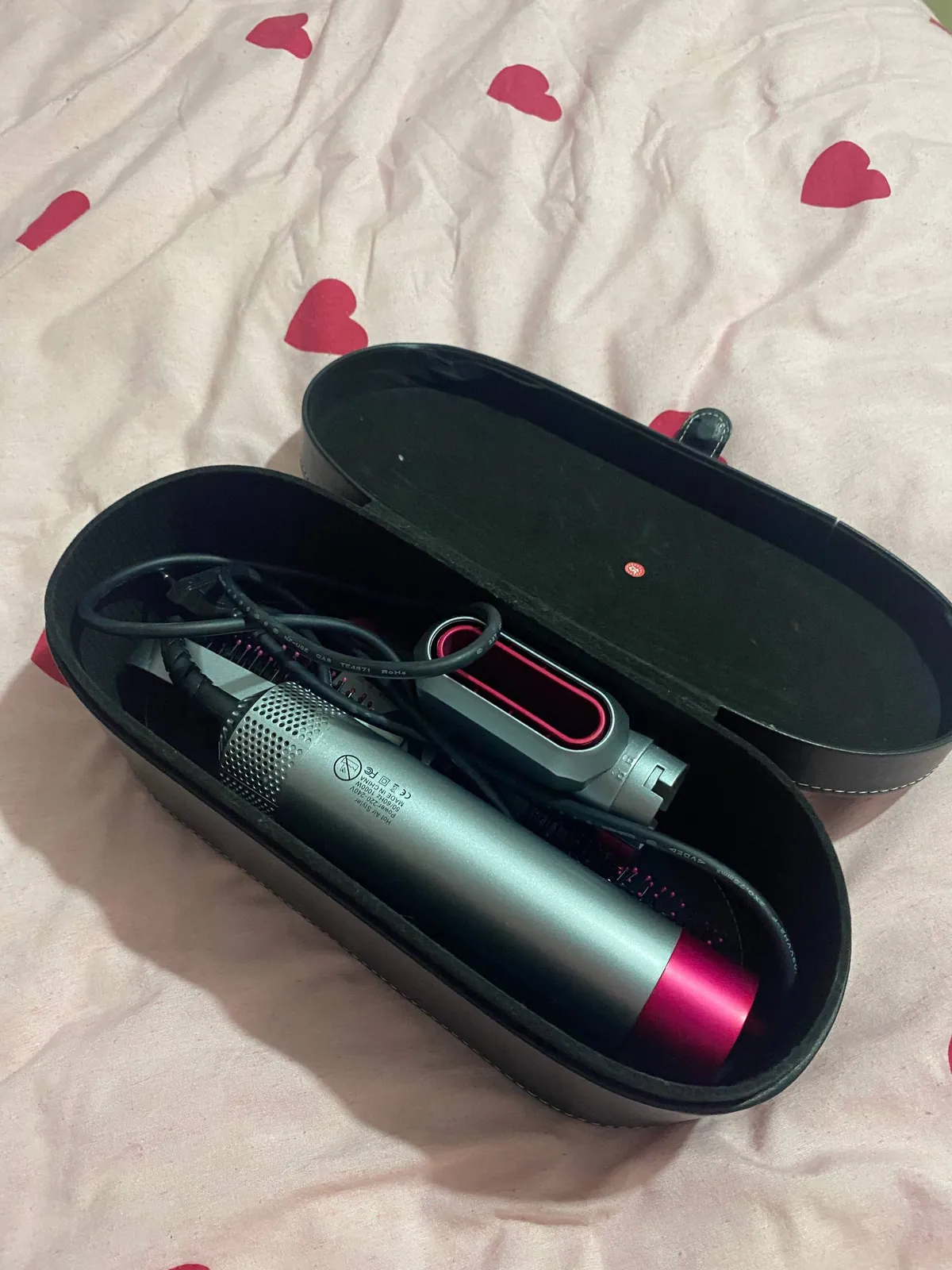 Dyson, выпрямитель для волос и обувь 2
