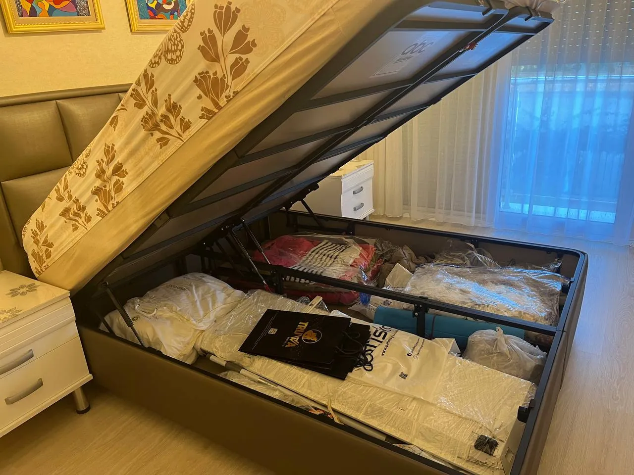 Кровать 160х200 см в отличном состоянии 2