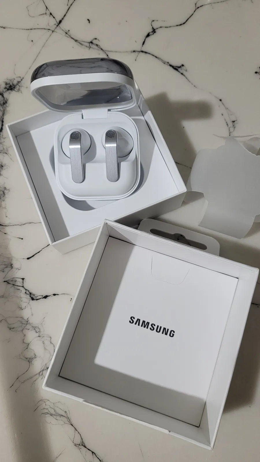 Новые наушники Samsung Galaxy Buds, оригинал 1