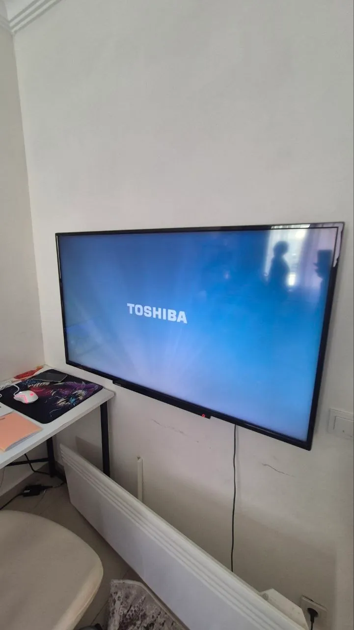 Телевизор Toshiba 120 см с кронштейном 3