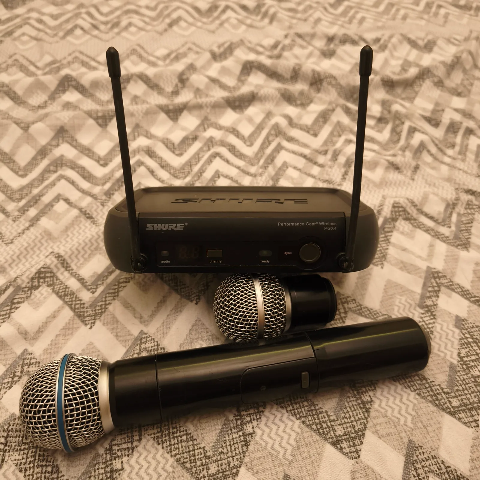 Беспроводная микрофонная система Shure SM-58 1