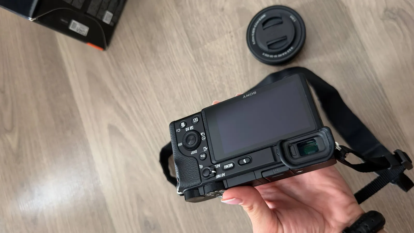 Беззеркальный фотоаппарат Sony A6400 в идеальном состоянии 3