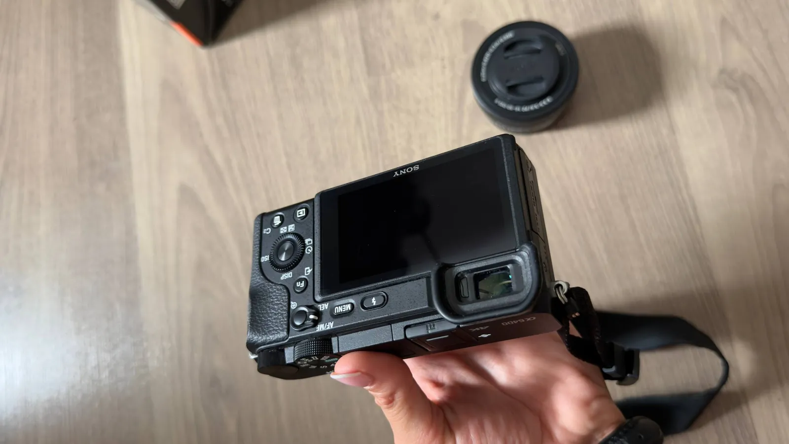 Беззеркальный фотоаппарат Sony A6400 в идеальном состоянии 4