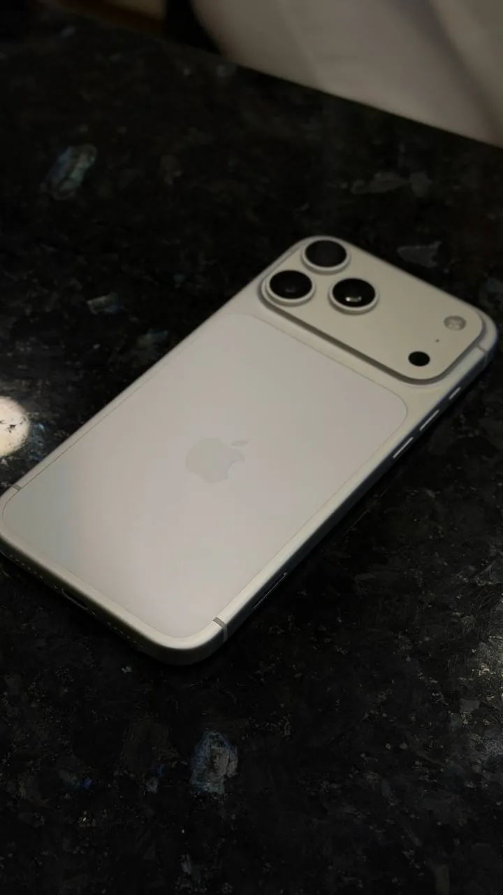 IPhone 17 Pro Max 256GB с батареей 100% 1