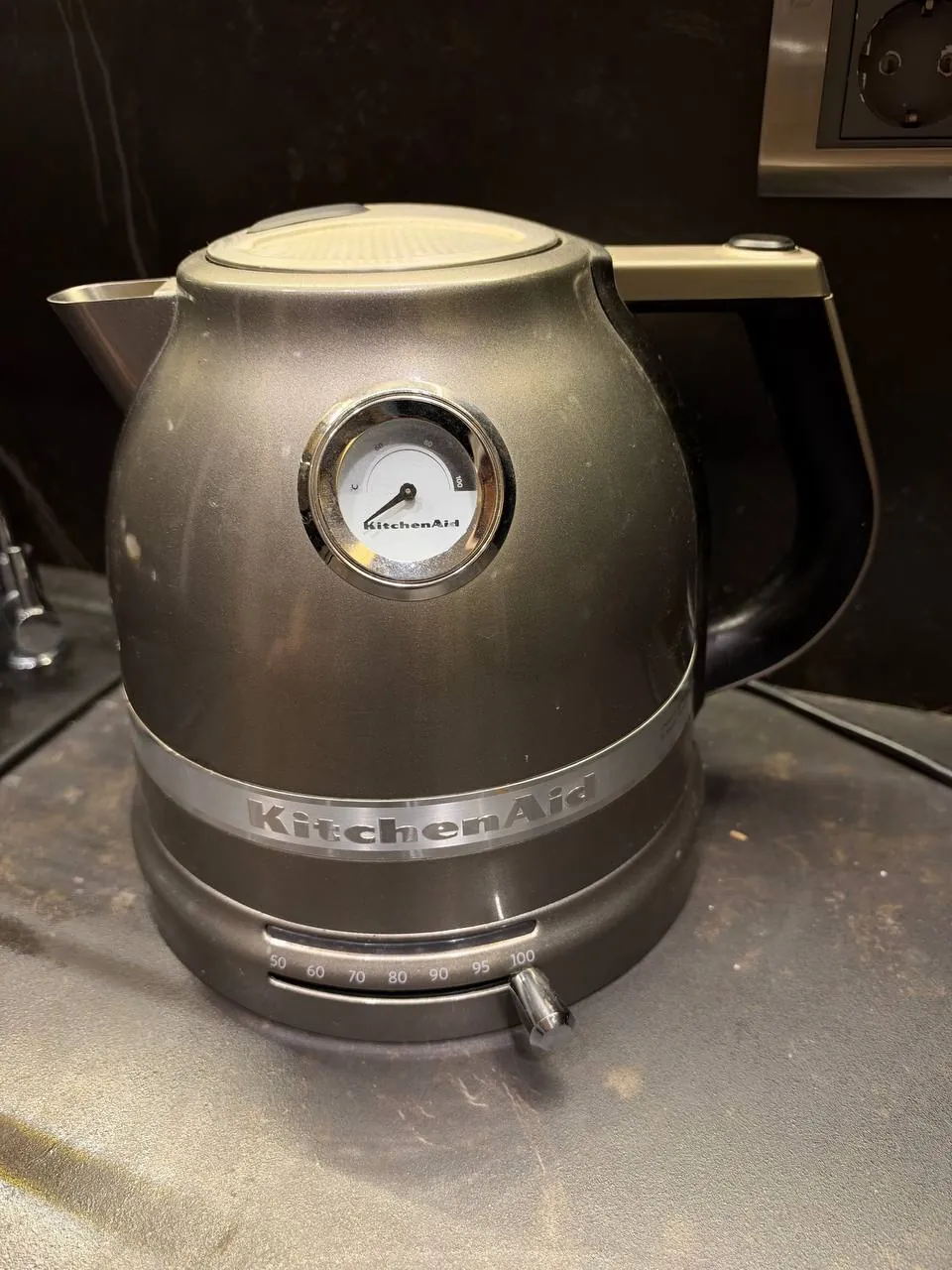 Электрочайник KitchenAid в хорошем состоянии 1