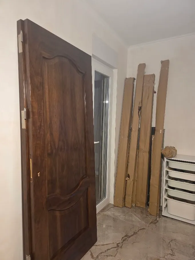 Межкомнатные двери из орехового дерева 2