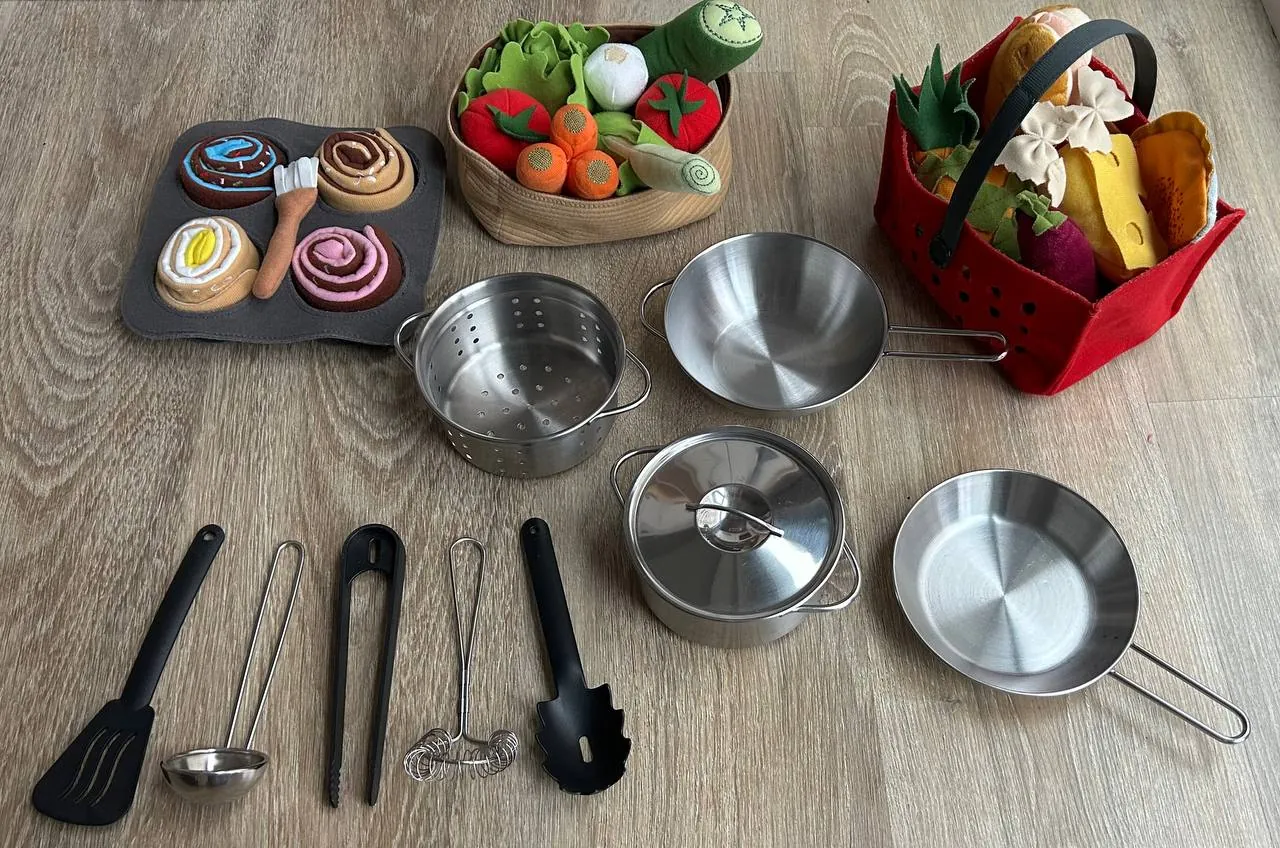 Набор посуды для детской кухни IKEA 1