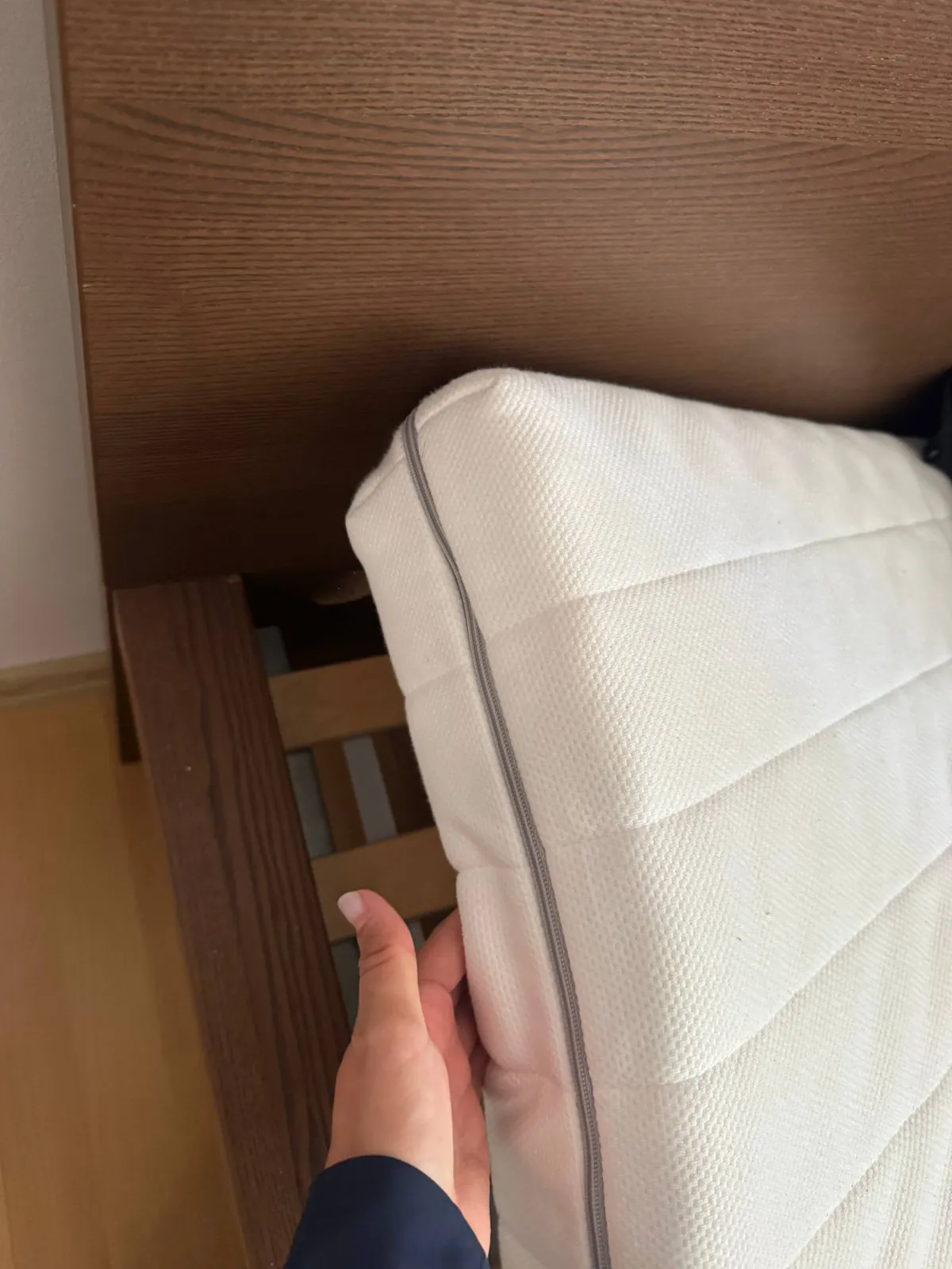 Двухспальная кровать IKEA с матрасом 5