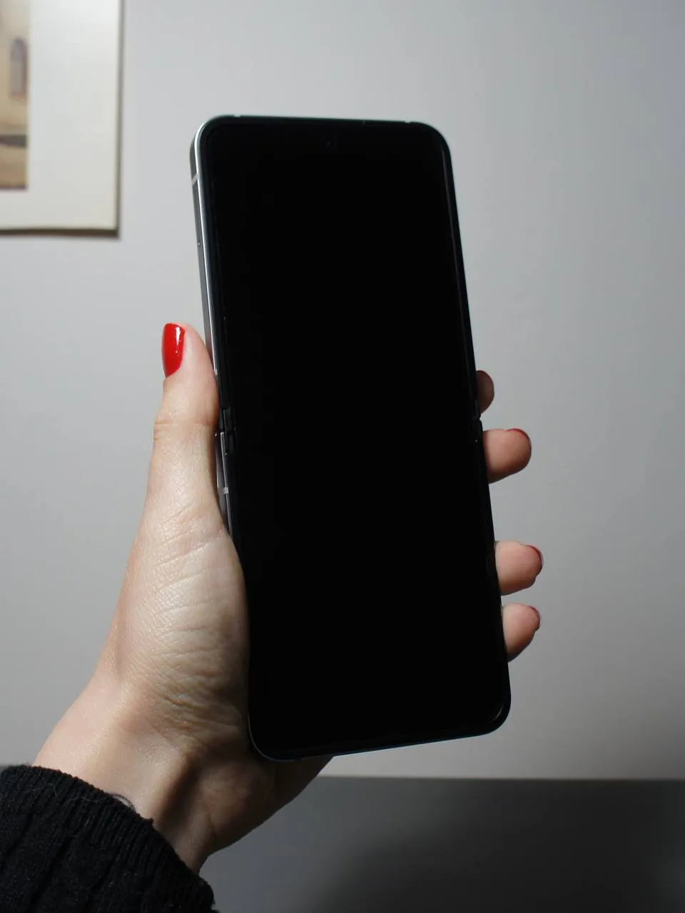 Samsung Galaxy Z Flip6 256 ГБ в идеальном состоянии 2