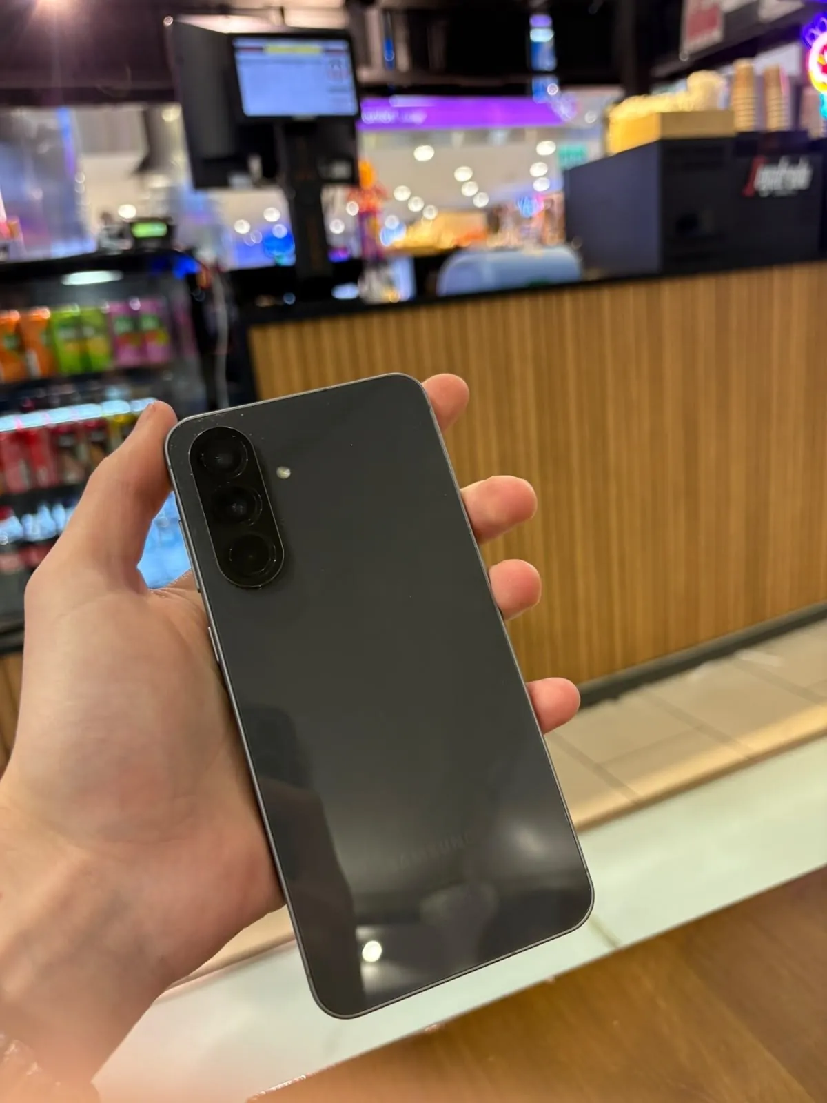 Смартфон Samsung Galaxy A56 256GB 2