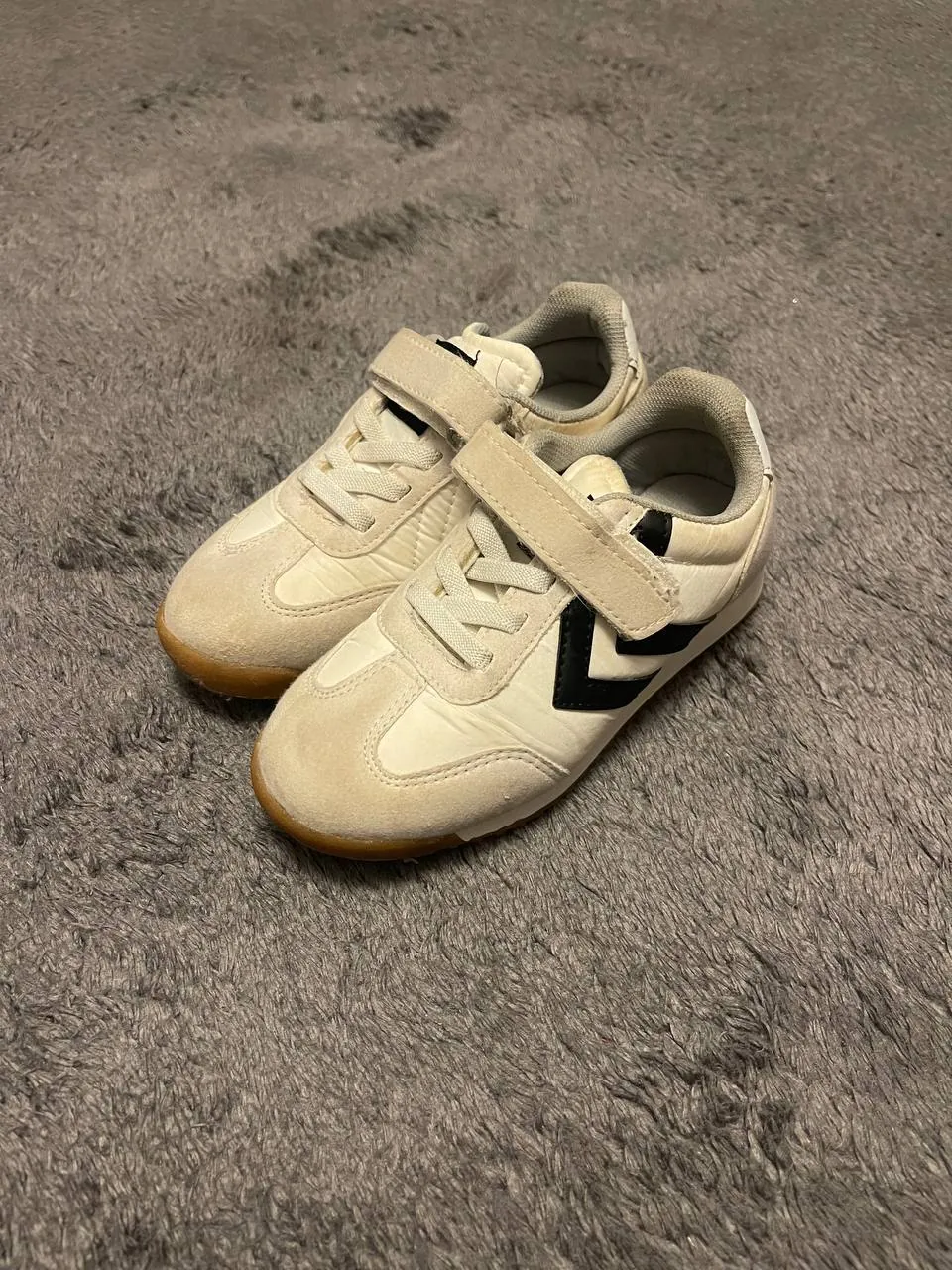 Детские кроссовки Hummel 1
