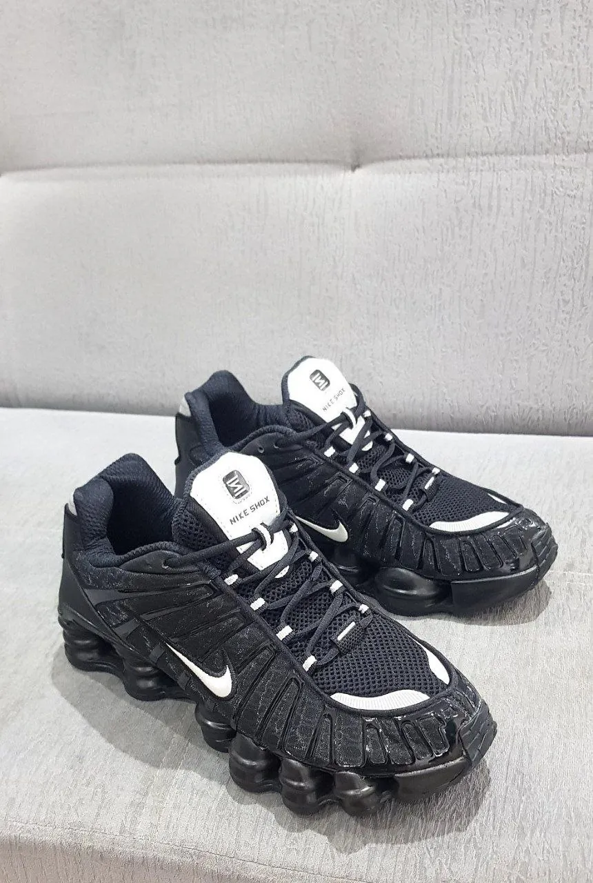Кроссовки Nike Shox чёрно-белые размер 44 5