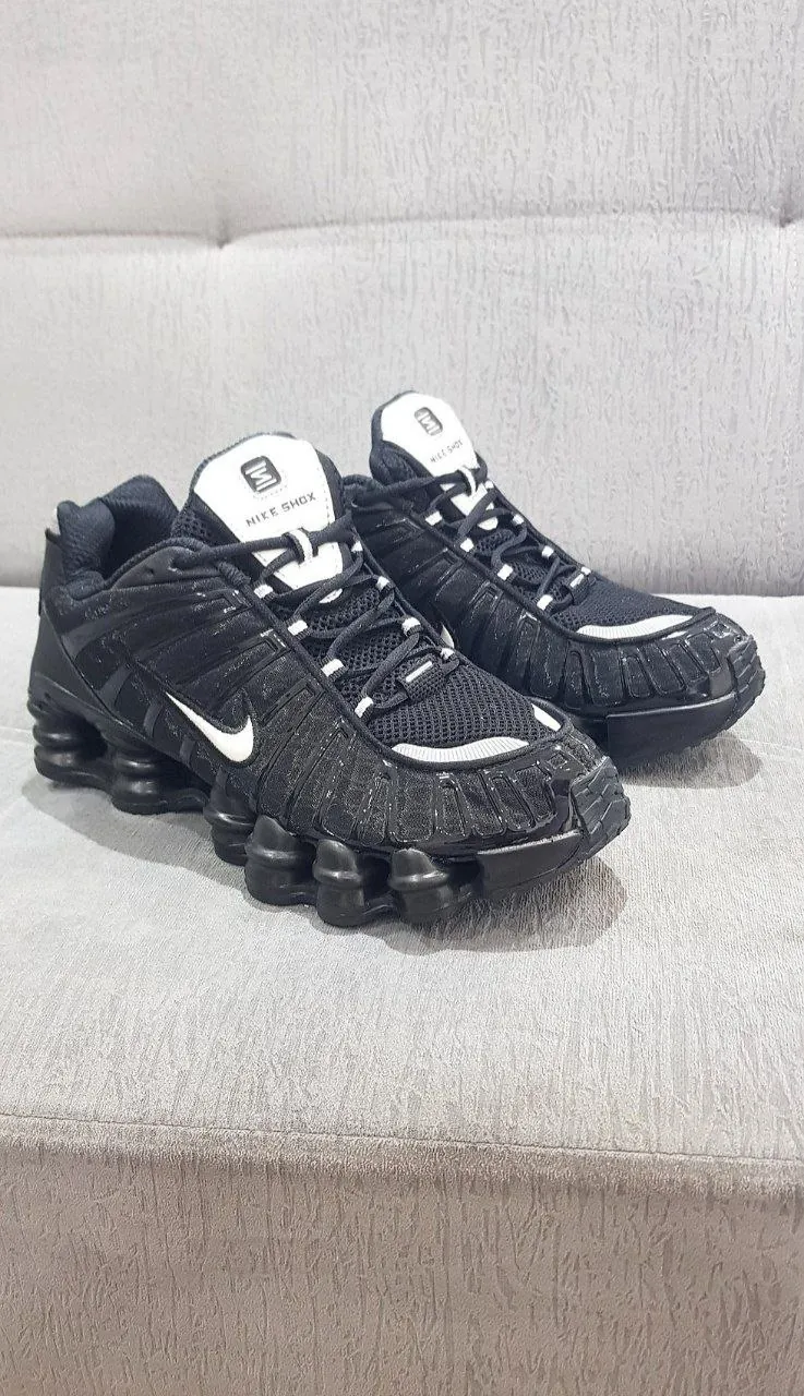 Кроссовки Nike Shox чёрно-белые размер 44 1