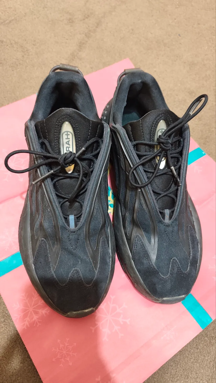 Кроссовки Adidas, Vans и лоферы Mango разных размеров 1