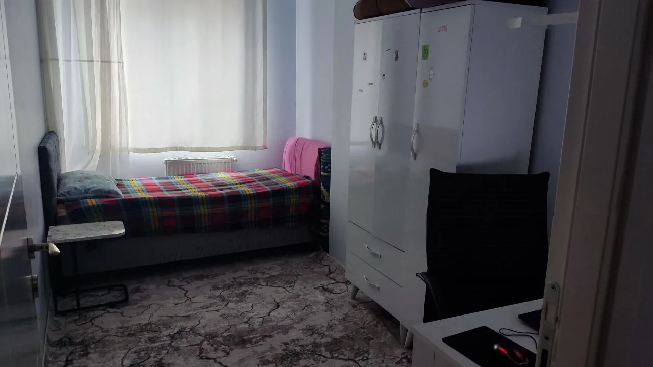 Комната в апартаменте 2+1, Гюнгёрен 1