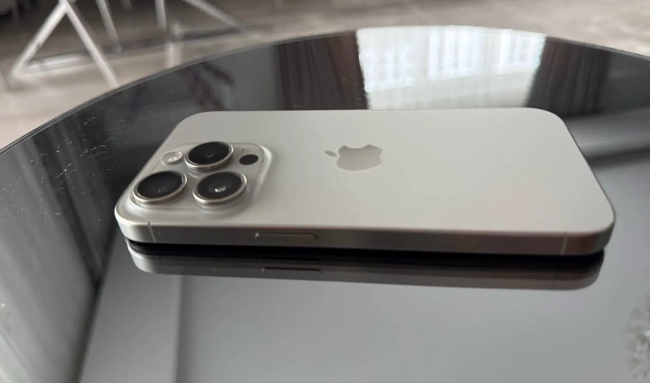 IPhone 15 Pro 128 ГБ Dual Sim без царапин 2