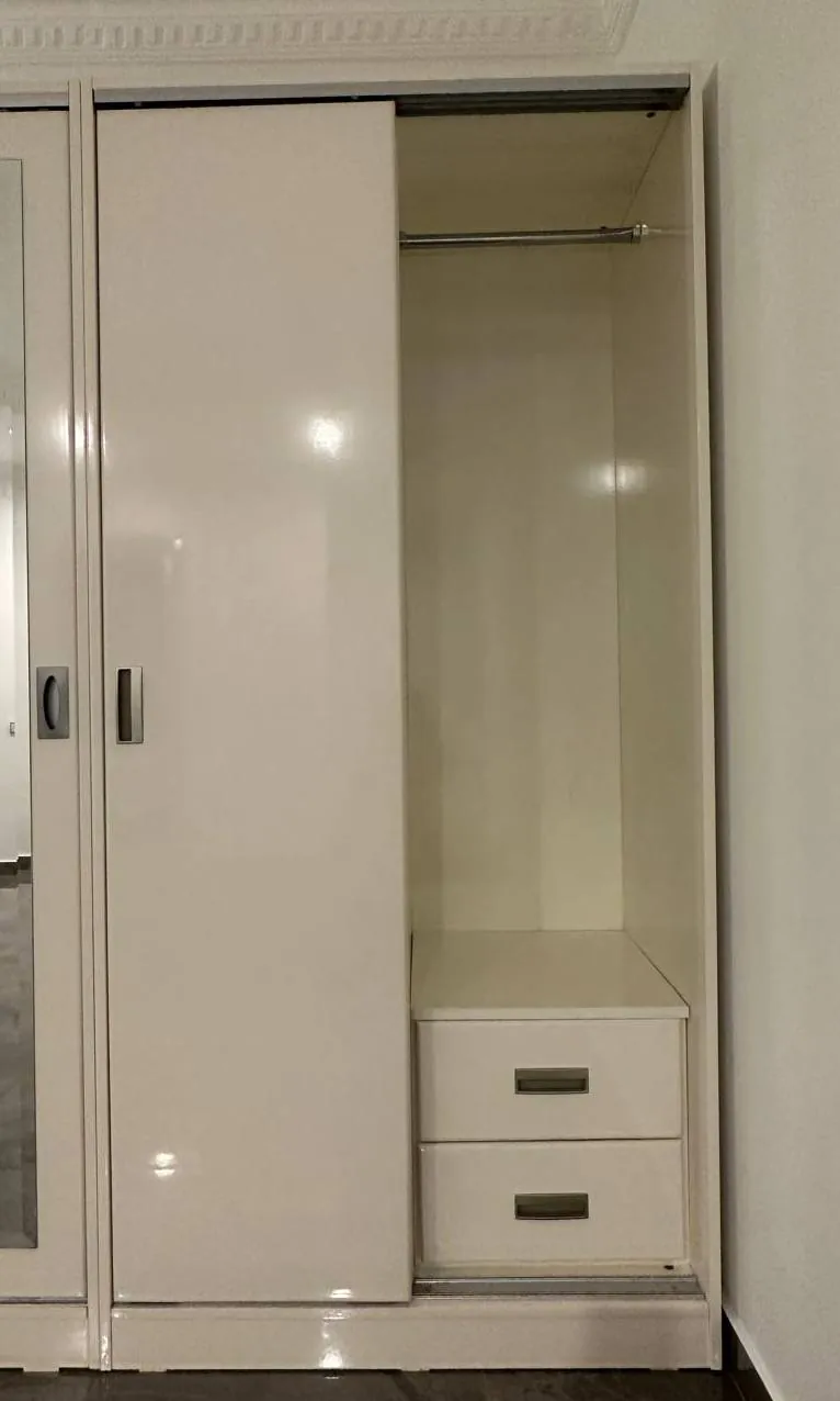Шкаф 97×203×60 см в Джикджилли 2