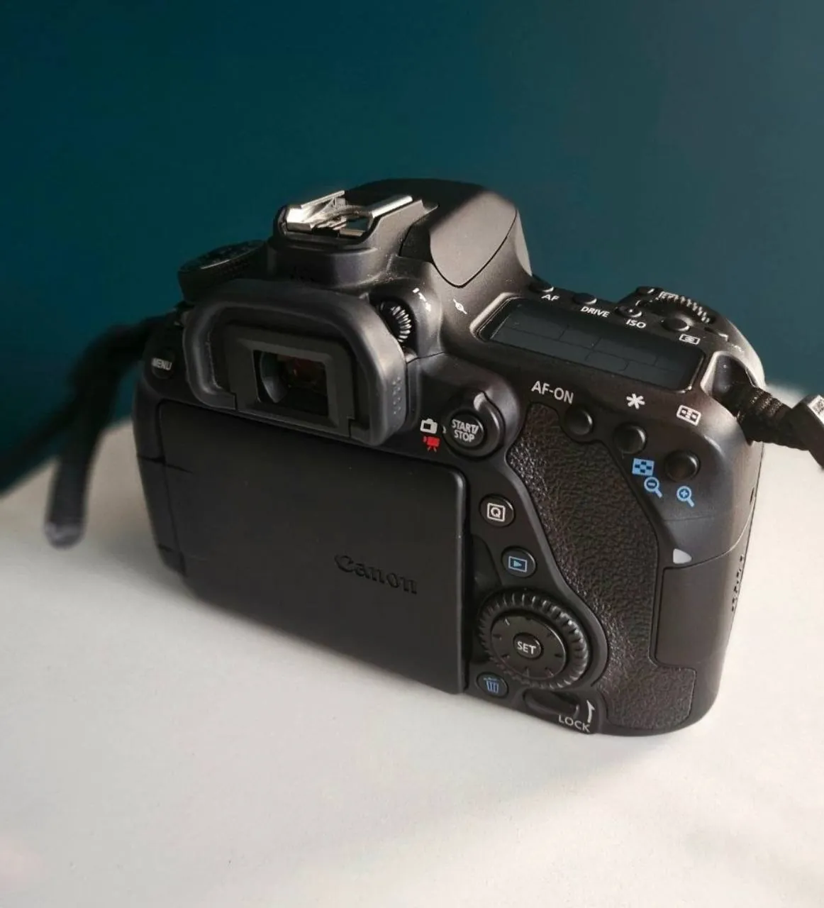 Фотоаппарат Canon 80D с объективом 50mm 3