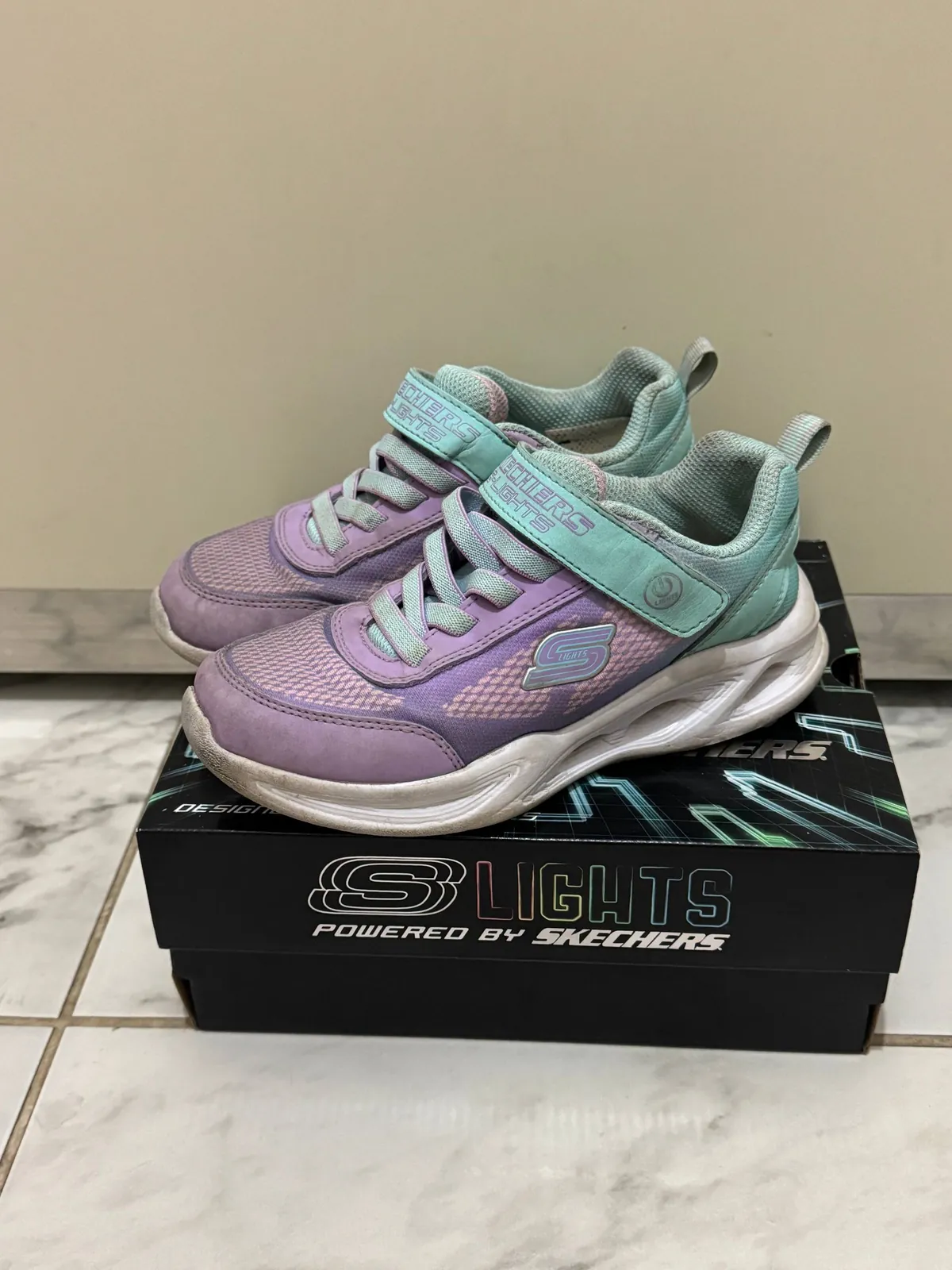 Детские кроссовки Skechers 1
