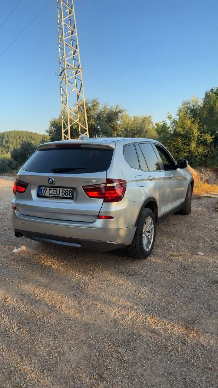 BMW X3 2011 года с заменённым капотом 4