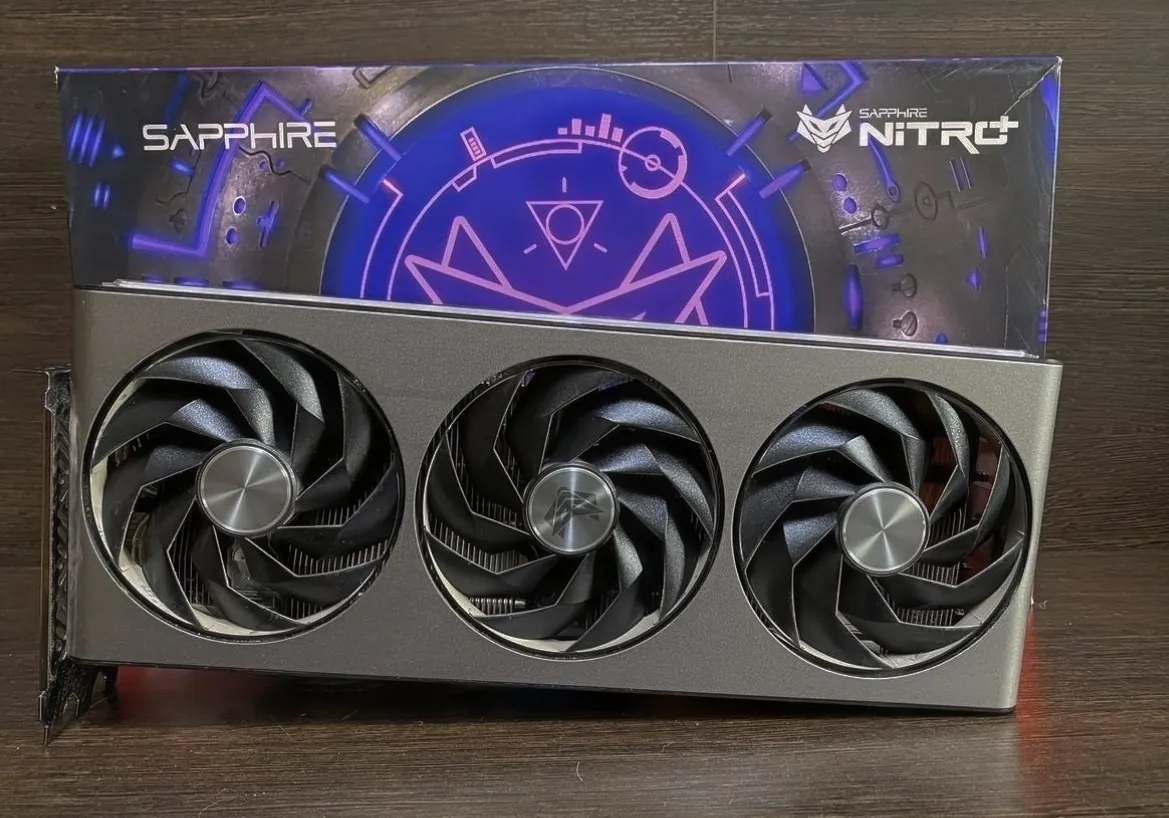 Видеокарта Sapphire RX 7700 XT Nitro+ 12GB 1