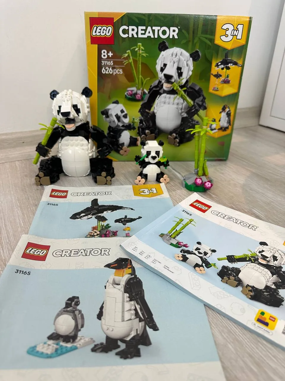 Конструктор LEGO Creator Panda Family 1