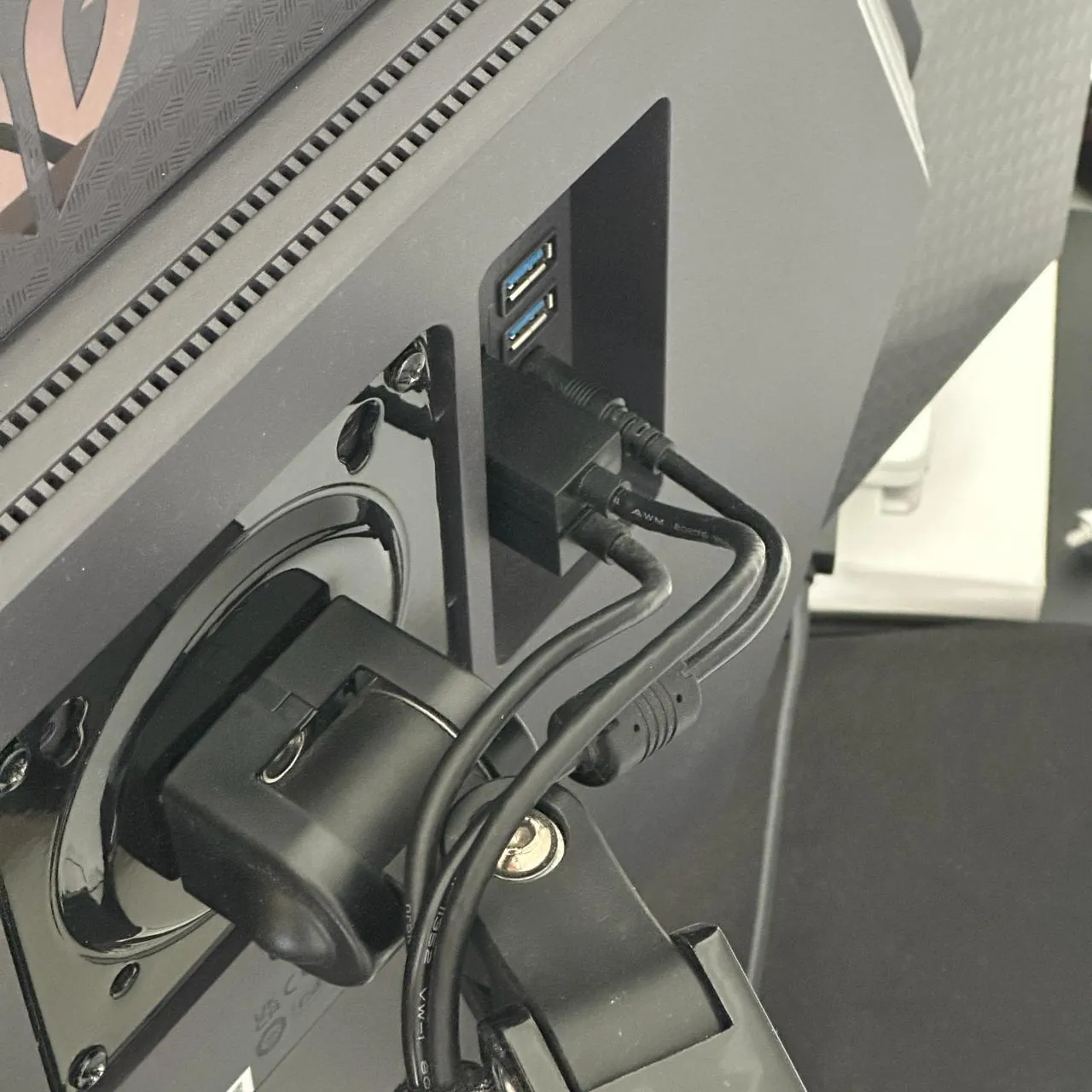 Игровой монитор LG UltraGear 32 дюйма 4
