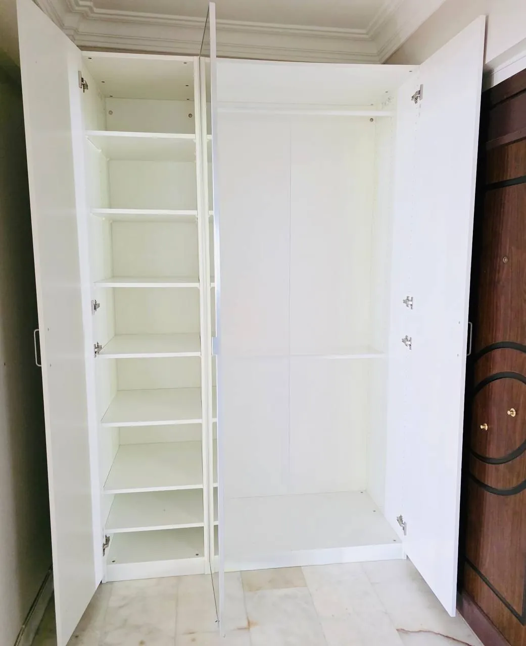 Шкаф IKEA PAX с зеркальной дверью 2